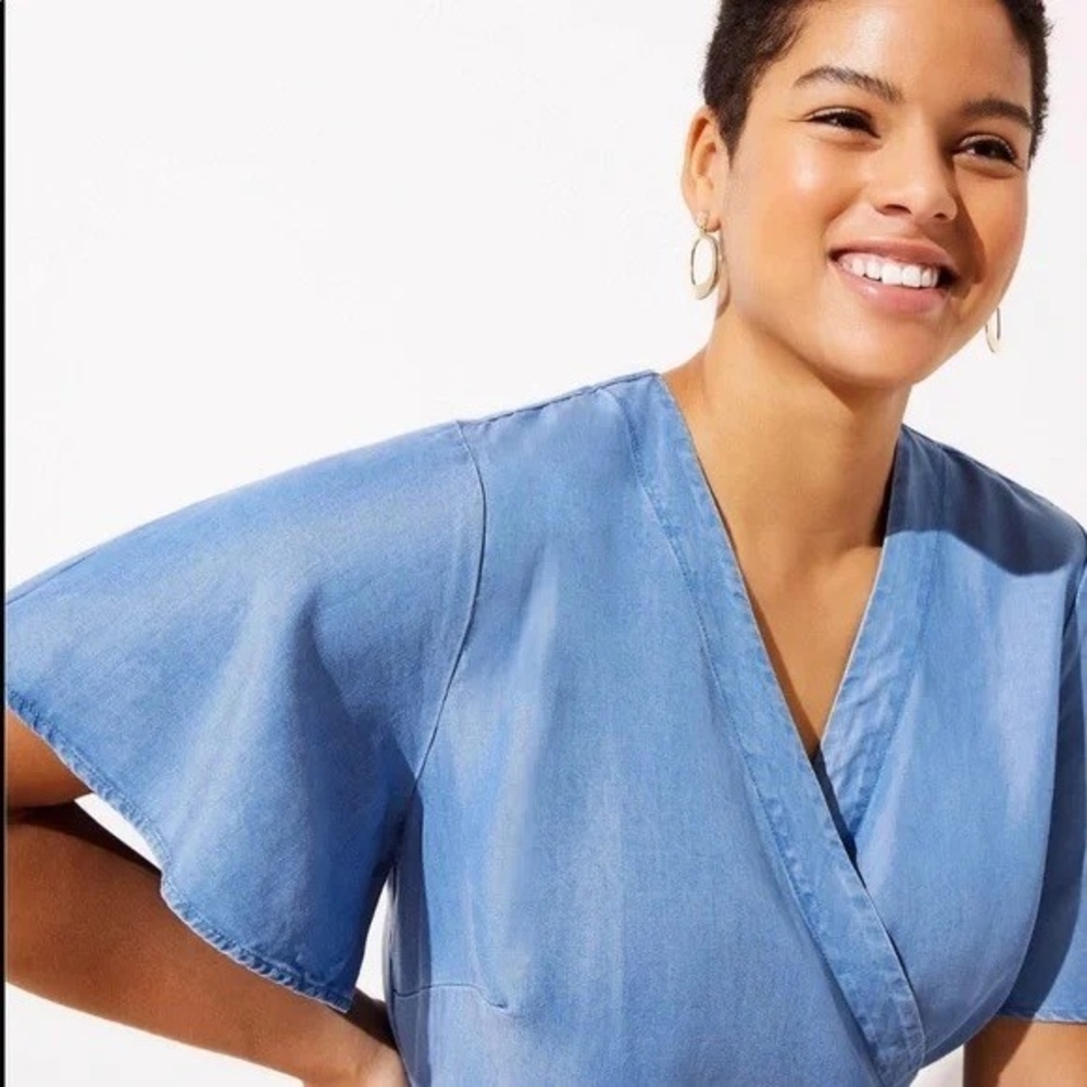 LOFT Chambray Wrap Dress Short Sleeves V Neck Tie Waist Mini Size 4P - Picture 9 of 9